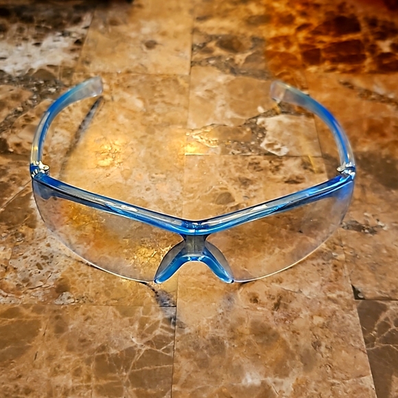 Oliver Valentino sunglasses - Picture 1 of 3